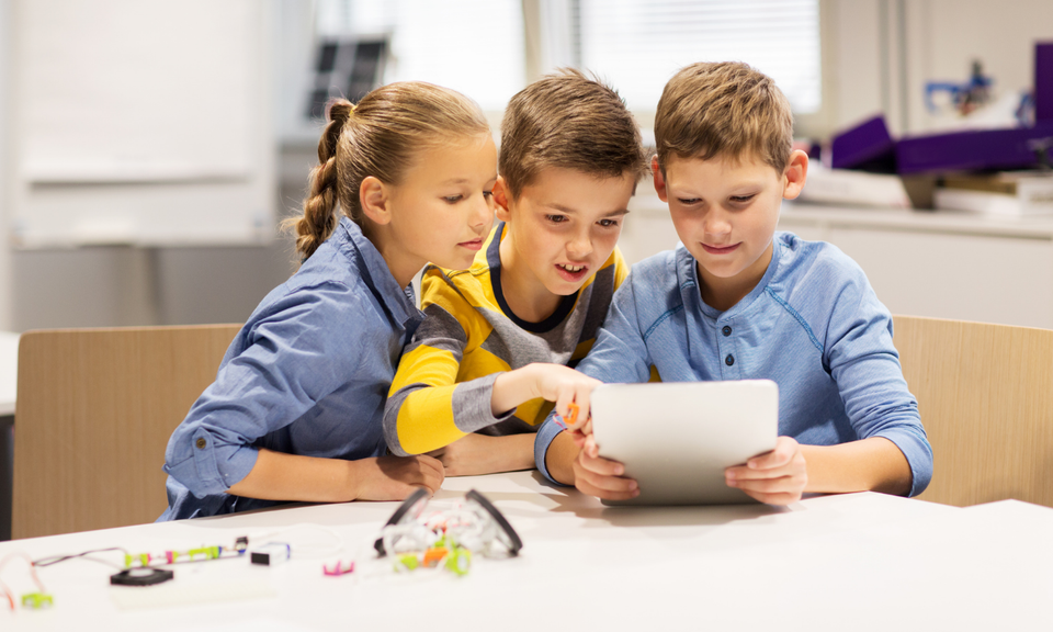 about us: award-winning online stem education for kids... Kids Coding & STEM Classes in Box Hill | STEMStar